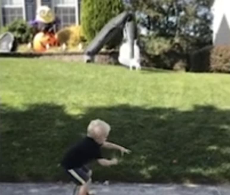 El video del menor se volvió viral (CAPTURA)