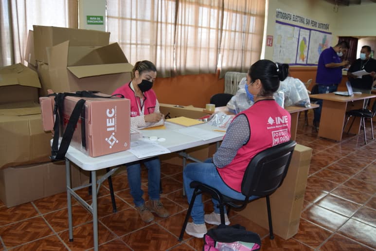 Todo está listo para la jornada electoral de este domingo 18 de octubre, pues hoy miércoles se terminaría de entregar los paquetes electorales. (EL SIGLO DE TORREÓN)