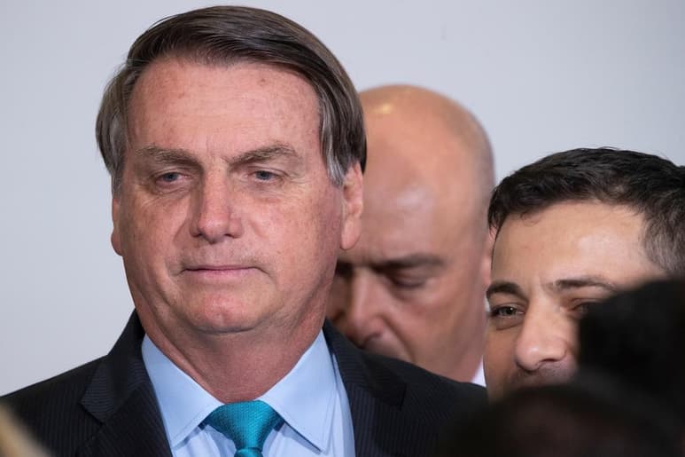 El presidente brasileño, Jair Bolsonaro, insistió este miércoles en que la pandemia del coronavirus ha sido 'superdimensionada', en momentos en que el país suma más de 150,000 muertos por COVID-19 y sigue sin superar la crisis sanitaria. (ARCHIVO)