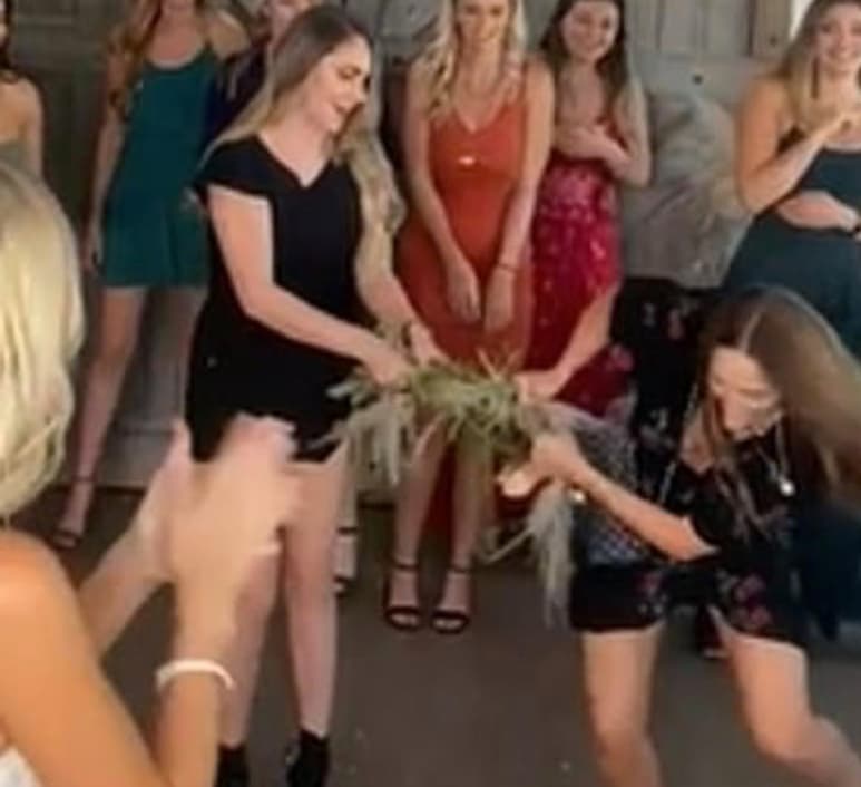 Lo que llamó la atención del portal en la red fue lo que hizo después de obtener el accesorios, pues comenzó a bailar celebrando que lo había 'atrapado'. (Especial)