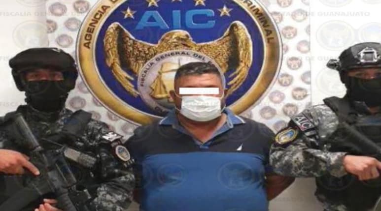 La noche de este miércoles el gobernador Diego Sinhue Rodríguez Vallejo informó, a través de sus redes sociales, que se logró la detención de 'El Azul', quien presuntamente realizaba sus actividades criminales en la región Laja-Bajío, del estado de Guanajuato.