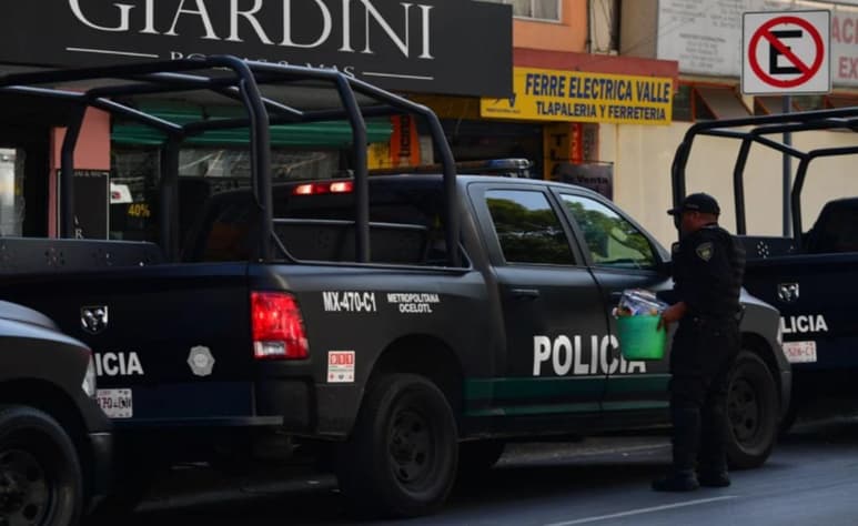 La Policía Municipal de Culiacán fue notificada que a la salida norte se encontraban los cuerpos de dos personas, por lo que al responder al llamado confirmaron que se trata de dos vecinos del municipio de Mocorito, con los nombres de Amed 'N' y Raybel 'N'. 
(ARCHIVO)