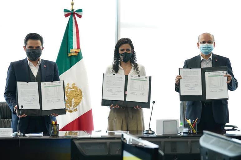 La firma de este acuerdo se llevó a cabo en las instalaciones de la Secretaria del Trabajo y Previsión Social (STPS), con la secretaria Luisa María Alcalde Luján como testigo; el convenio fue signado por el director general del Seguro Social, Zoé Robledo Aburto y el secretario general del Comité Ejecutivo del SNTSS, Arturo Olivares Cerda.
(EL SIGLO DE TORREÓN)