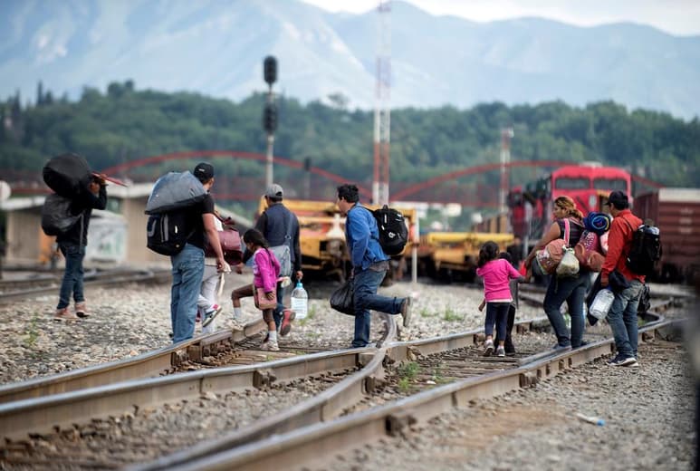 El Congreso del Estado de Coahuila continuará exigiendo al Gobierno Federal que asignen más recursos y personal al Instituto Nacional de Migración (INM), para atender a los migrantes nacionales y de otros países; particularmente durante este periodo en el que nos encontramos en medio de la pandemia del Coronavirus. (ARCHIVO)