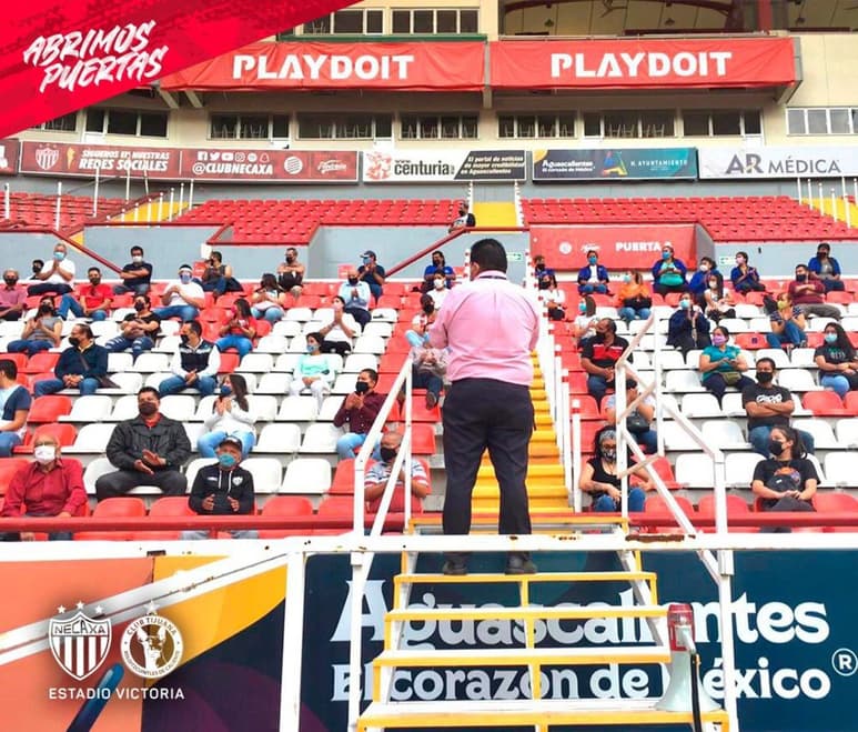 Los trabajadores del Victoria recibieron una capacitación sanitaria. (Twitter)