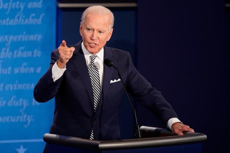 El candidato presidencial demócrata Joe Biden supera ampliamente al presidente Donald Trump. (ARCHIVO)