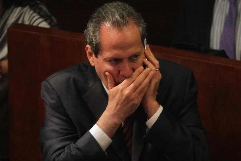 'Mi respeto al general Salvador Cienfuegos; es probo, merece todo el respeto, y hago votos para que se respete el debido proceso y se haga respetar la presunción de inocencia', dijo el senador priista y exgobernador del Estado de México.