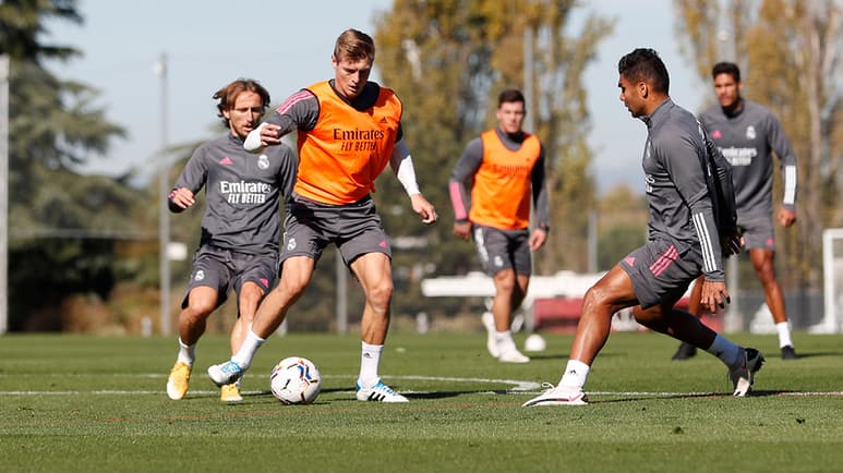 El Real Madrid entrenó ayer para su duelo de hoy frente al Cádiz. (CORTESÍA)