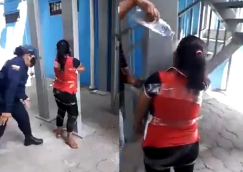 La mujer fue atada a un poste y 'humillada' por una mujer policía y un hombre, según se aprecia en el video difundido en redes sociales (CAPTURA)