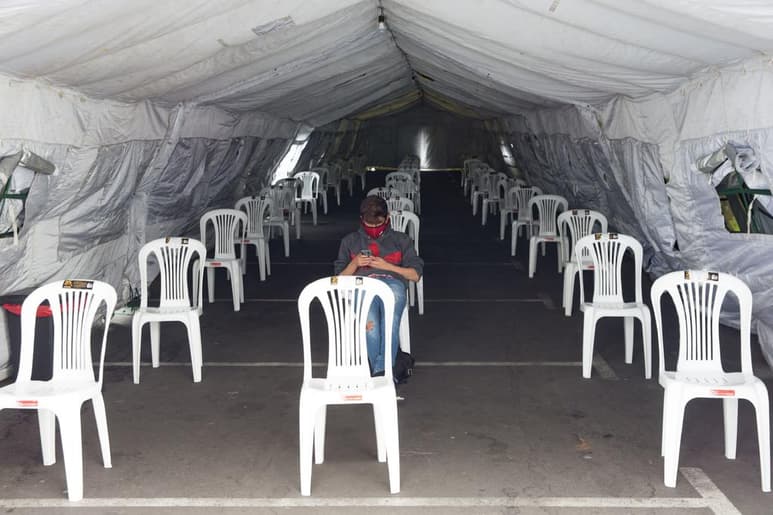 Ecuador registró este domingo 153,289 casos positivos por el coronavirus SARS-CoV-2 de los que 867 son nuevos respecto a la víspera, y 12,387 decesos acumulados por la COVID-19 desde febrero, entre confirmados y probables por la enfermedad. (ARCHIVO)
