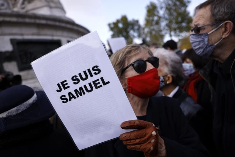 La ceremonia nacional con la que Francia homenajeará este miércoles al profesor Samuel Paty, decapitado el viernes tras haber mostrado caricaturas de Mahoma en una clase sobre libertad de expresión. (ARCHIVO)