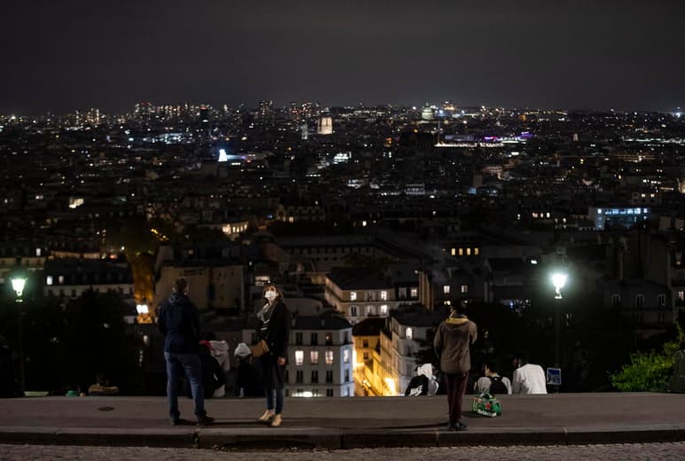Francia registró este lunes 13,243 casos y 146 muertos por coronavirus en las últimas 24 horas, que elevan a 910,277 el número de positivos y a 33,623 el de fallecidos desde el inicio de la epidemia. (ARCHIVO)