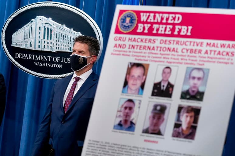 Estados Unidos acusó a seis antiguos y actuales oficiales militares rusos de tratar de infiltrar computadoras para desvirtuar las elecciones en Francia, las Olimpiadas de Invierno y diversos negocios y hospitales estadounidenses. (EFE)