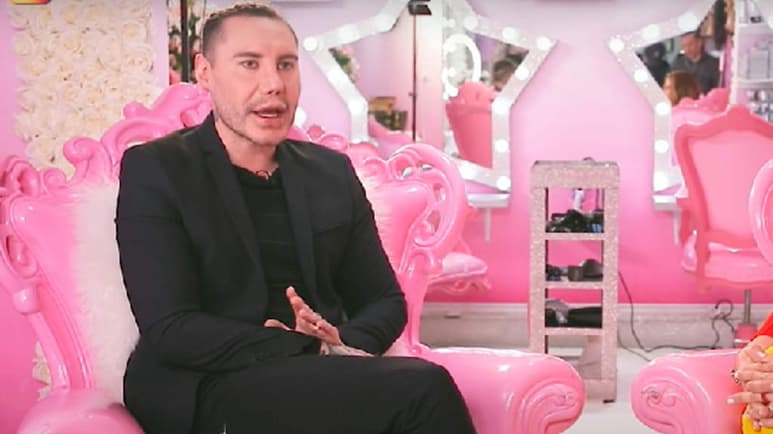 Daniel Urquiza, famoso youtuber de maquillaje, fue encontrado muerto la tarde del lunes 19 de octubre dentro de su departamento del edificio 'Torre Museo', en la colonia Polanco de la Ciudad de México. (ESPECIAL)