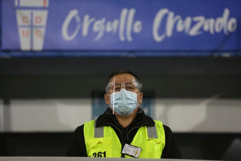 Chile registró 1,099 casos nuevos de COVID-19 y 26 decesos en las últimas 24 horas, cifras que no representan grandes altibajos con respecto a las de las últimas semanas, pero las autoridades sanitarias mostraron preocupación por que se sigan las medidas de seguridad sanitaria durante la celebración del plebiscito constitucional del próximo domingo. (ARCHIVO)
