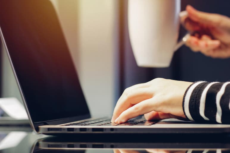 Un alza en el costo del espectro influye en el aumento de los precios de los servicios de telefonía celular e internet, pues las empresas lo trasladan a los usuarios finales. (ARCHIVO)