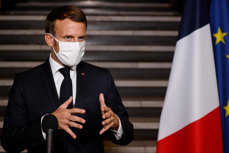 El presidente francés, Emmanuel Macron, pidió este martes a su homólogo ruso, Vladimir Putin, más cooperación en la lucha contra el terrorismo y contra la inmigración clandestina, cuatro días después de un atentado yihadista en Francia cometido por un joven checheno con estatuto de refugiado. (ARCHIVO)