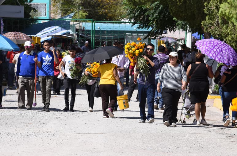 Previamente se informó que las autoridades permitirían el ingreso a los cementerios desde el 28 de octubre hasta el 4 de noviembre. (EL SIGLO DE TORREÓN)