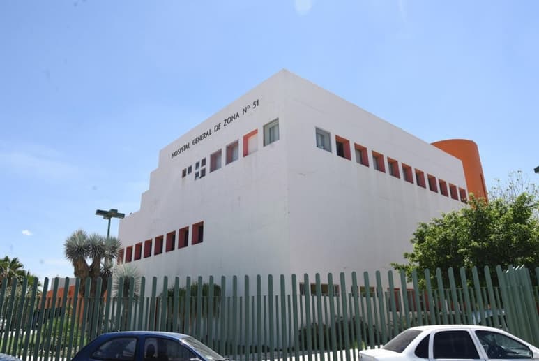 El afectado ingresó al área de Urgencias de la Clínica 51 del IMSS. (EL SIGLO DE TORREÓN)