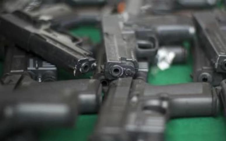 Fue dentro de los meses de la pandemia generada por el COVID-19 que se registró el menor número de homicidios con armas de fuego. (ARCHIVO)