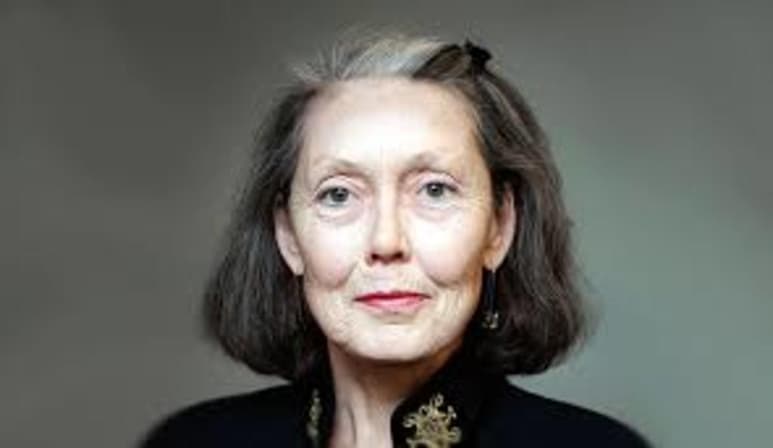 La poeta canadiense Anne Carson y el poeta chileno Raúl Zurita no estuvieron frente a frente, lo cual hubiera sido un lujo, sin embargo sus poéticas tuvieron como punto común la 40 Feria Internacional del Libro de Oaxaca, donde la noche del miércoles se dieron cita desde la virtualidad para hacer una lectura poética que fue de los mitos y las letras latinas a la literatura contestataria. (Especial)