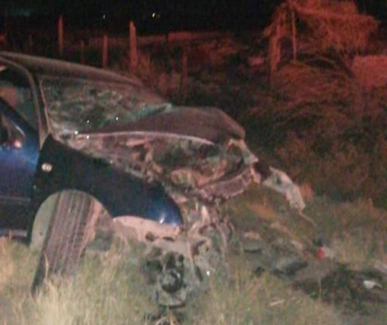 Se informó que en el Seat viajaban dos personas, que resultaron lesionadas de gravedad. (EL SIGLO DE TORREÓN)