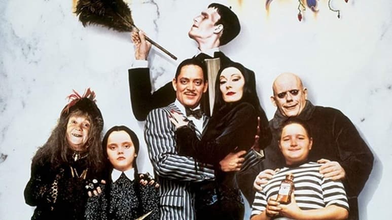Entre los próximos planes de Tim Burton está incursionar en las series de televisión y para ello serían 'Los Locos Addams' quienes lo acompañen. (ESPECIAL)