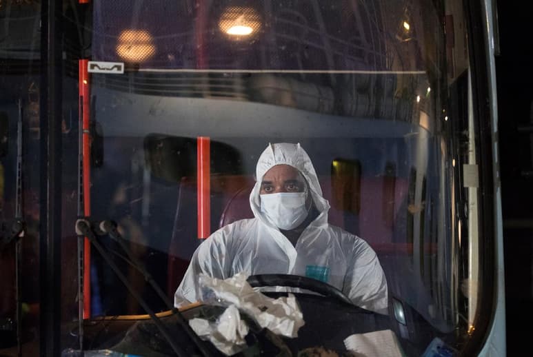 La expansión del coronavirus prosigue imparable por buena parte de Europa, en muchos de cuyos países las autoridades ya han establecido medidas de restricción de movimientos. (ARCHIVO)