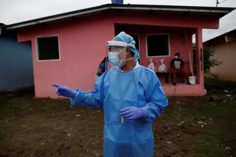 El Gobierno de Panamá anunció este viernes extenderá hasta junio de 2021 la entrega de un bono de 100 dólares y de bolsas de comida a más de 1.7 millones de personas afectadas por la crisis derivada de la pandemia del nuevo coronavirus. (ARCHIVO)
