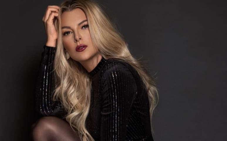 Por medio de su cuenta en Instagram, la actriz venezolana compartió un video donde se le ve lucir su retaguardia con un 'body', material que ha recibido diversas criticas tras la situación con el padre de su hijo Julián Gil por quitarle la patria potestad (ESPECIAL)