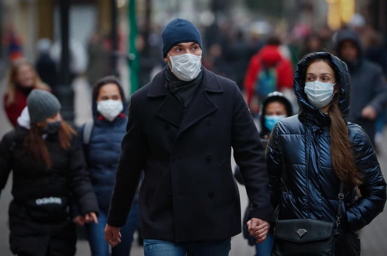 Rusia superó hoy los 1.5 millones de casos de coronavirus tras sumar 16.710 nuevos contagios en la última jornada, según informó el centro operativo de lucha contra la COVID-19. (ARCHIVO)