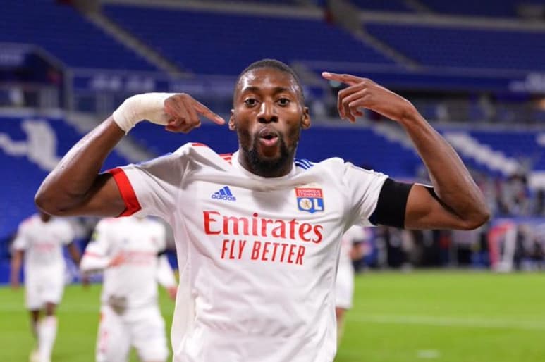 El holandés Memphis Depay, Houssem Aouar y el camerunés Karl Toko Ekambi se exhibieron con el Lyon, que goleó al Mónaco (4-1), en el encuentro que completó la octava jornada de la Ligue 1 de Francia. (ARCHIVO)