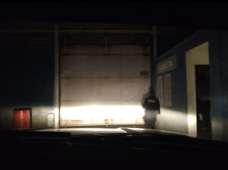 Con visibles lesiones en las rodillas y una herida en la cabeza, el hombre fue trasladado a las celdas de detención temporal ubicadas en la calzada Colón. (EL SIGLO DE TORREÓN)