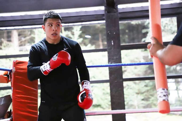 El excampeón mundial Superwelter, Jaime Munguía, tuvo una intensa preparación en las montañas del Estado de México. (Cortesía Zanfer)