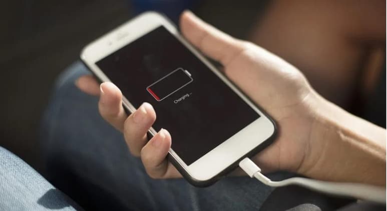 La vida útil de los celulares es algo que interesa a todos, por lo que conocer cómo cuidarlos es indispensable para las personas que quieren tener en las mejores condiciones su smartphone por mucho tiempo. Es por esto que cargar correctamente la batería de nuestros celulares debe convertirse en una prioridad. (ESPECIAL)