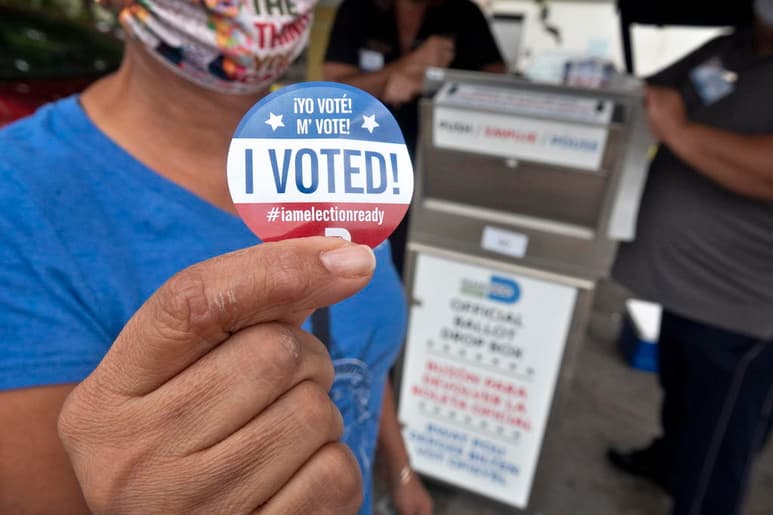 El expresidente Barack Obama e Ivanka Trump intentaron este martes convencer a los electores floridanos, el primero para que voten por Joe Biden y la segunda por Donald Trump, para romper el empate que a siete días de las elecciones presidenciales tiene a Florida en la incertidumbre. (ARCHIVO)
