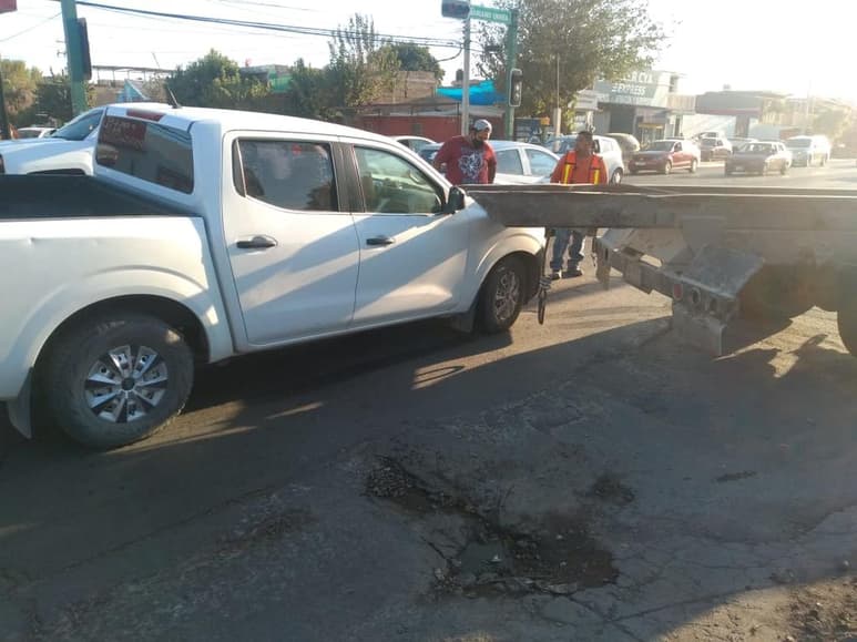 Se trata de una camioneta Nissan NP300, modelo 2016, color blanco, conducida por Luis Alejandro de 30 años de edad, misma que portaba placas de circulación del estado de Durango.
(EL SIGLO DE TORREÓN)