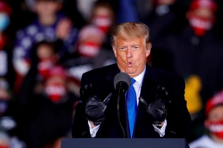La campaña del presidente Donald Trump señaló que su sitio web fue “alterado” la tarde del martes. (ARCHIVO)