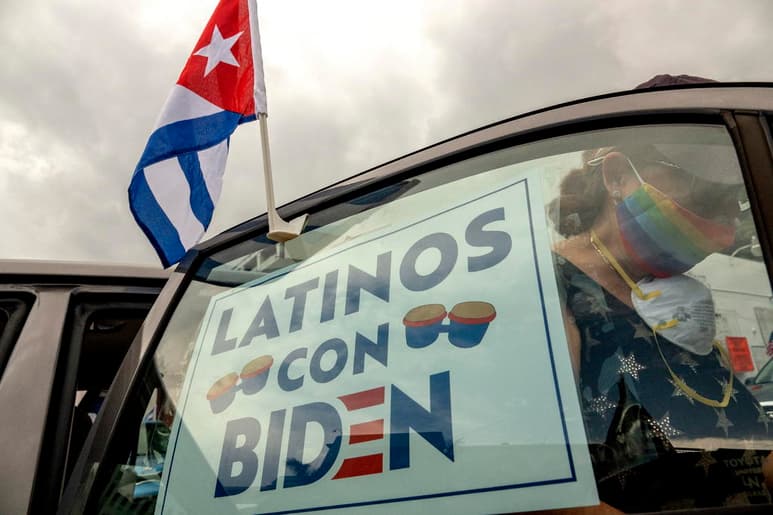 El demócrata Joe Biden aventaja con más de 40 puntos al presidente Donald Trump entre los votantes latinos de EUA y presenta un empate técnico en el estado conservador de Texas entre los electores en general. (ARCHIVO)