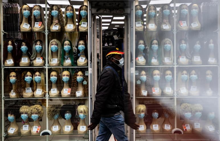 Los casos globales de COVID-19 ascendieron hoy a 43.5 millones, 359,000 más que en la jornada anterior, con América a punto de superar los 20 millones de contagios y Europa los 10 millones. (ARCHIVO) 
