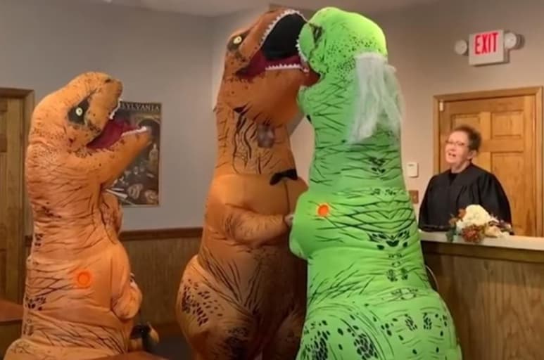 La boda tuvo lugar hace dos años, pero recientemente se difundió el video de ésta (CAPTURA)