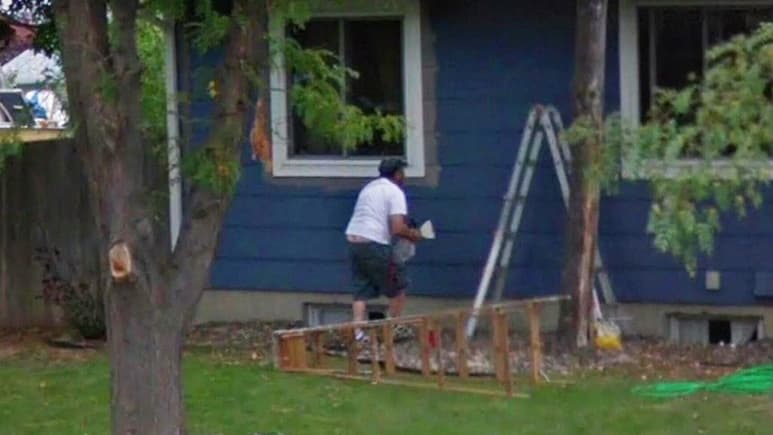 El hombre falleció en enero pasado, pero una imagen de él aún aparece en Google Maps. (INTERNET)