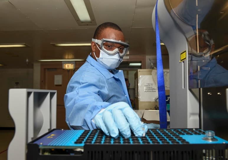 El gobierno estadounidense develó un plan según el cual las compañías aseguradoras deberán revelarle a los ciudadanos el costo real de todo procedimiento o prueba de laboratorio, en un intento por estimular la competencia en el sector. (ARCHIVO)
