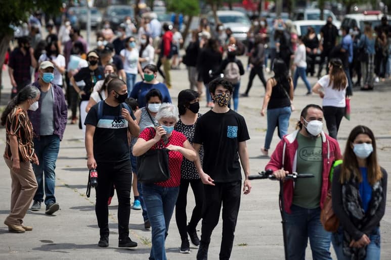 Las autoridades sanitarias de Chile comunicaron este jueves 1,519 nuevos contagios por coronavirus en las últimas 24 horas, lo que eleva la cifra de infectados totales a 507,050, y anunciaron un 'plan de preparación' ante una posible segunda ola de la pandemia. (ARCHIVO)