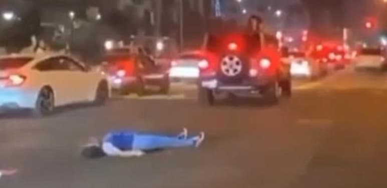 La mujer terminó inconsciente (CAPTURA)