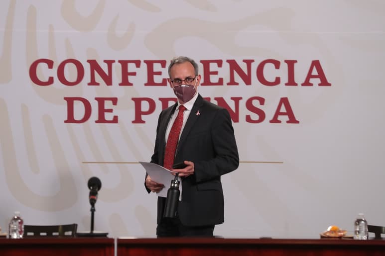 Durante la conferencia nocturna número 242, por primera vez, Hugo López-Gatell usó todo el tiempo cubreboca.