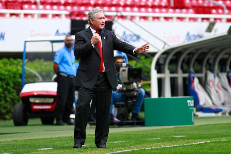 Víctor Manuel Vucetich no estará en la banca en el Estadio de Ciudad Universitaria, debido a que el 'Rey Midas' dio positivo a COVID-19. (JAM MEDIA)