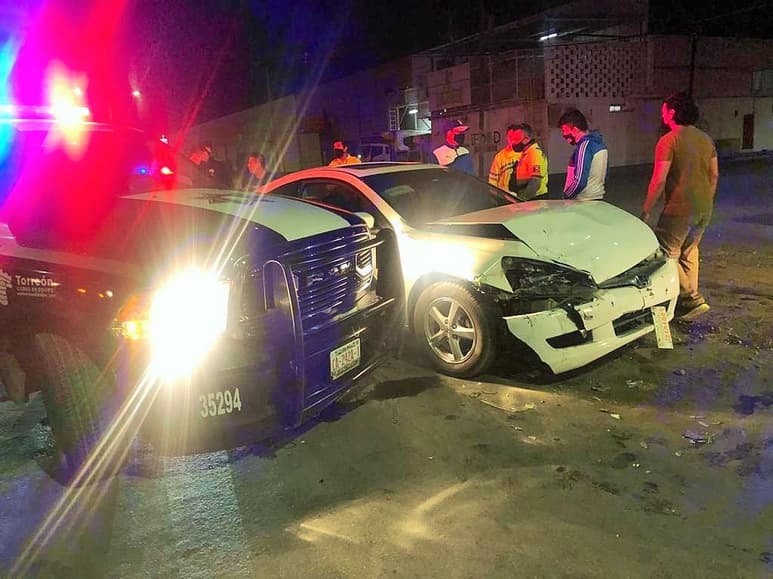 El saldo fue de una mujer lesionada y daños materiales por 90 mil pesos. (EL SIGLO DE TORREÓN)