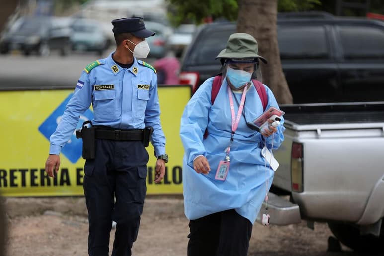 El número de contagios con COVID-19 en Honduras se elevó este sábado a 97,404 y el de muertos a 2,672, informó el estatal Sistema Nacional de Gestión de Riesgos (Sinager). (ARCHIVO)