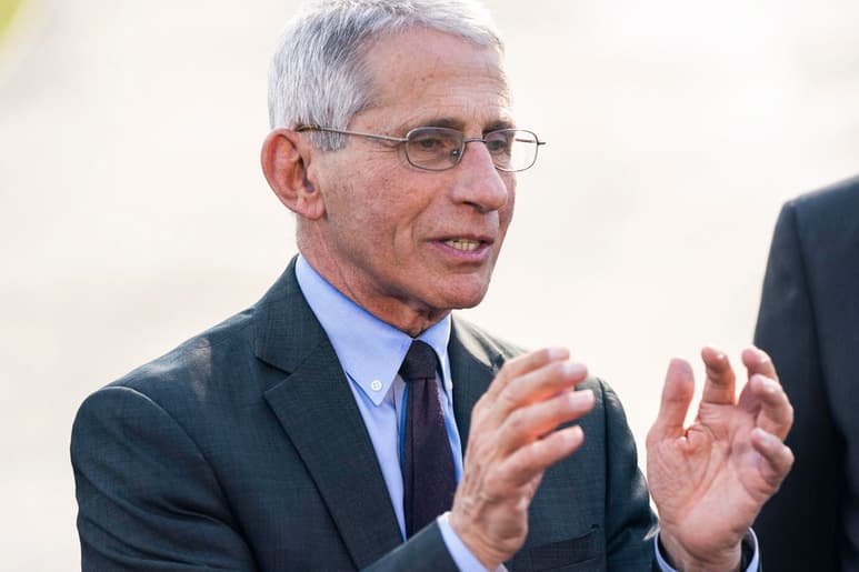 El principal experto en enfermedades infecciosas del gobierno de Estados Unidos advirtió que el país tendrá que lidiar con “muchos daños” en las próximas semanas debido al aumento de los casos de coronavirus. (ARCHIVO)